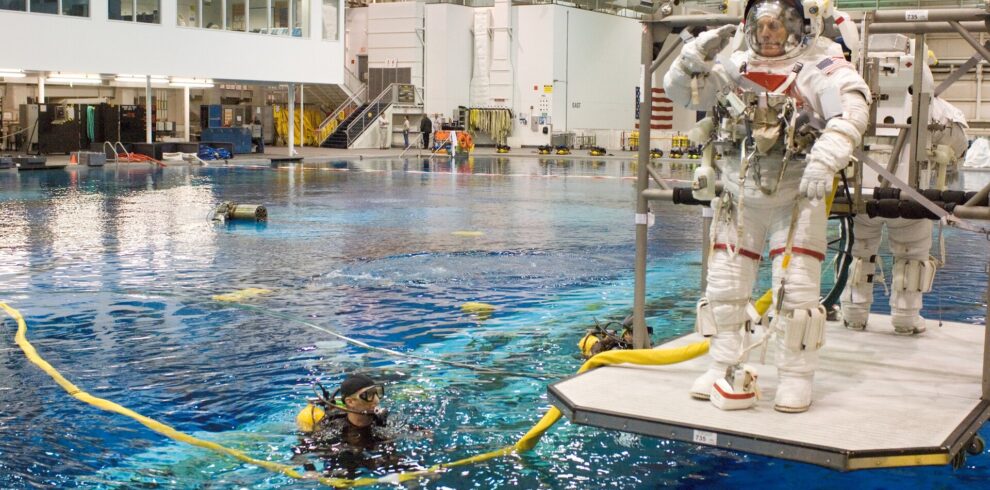 NASA_s_Neutral_Buoyancy_Laboratory_in_Houston_pillars